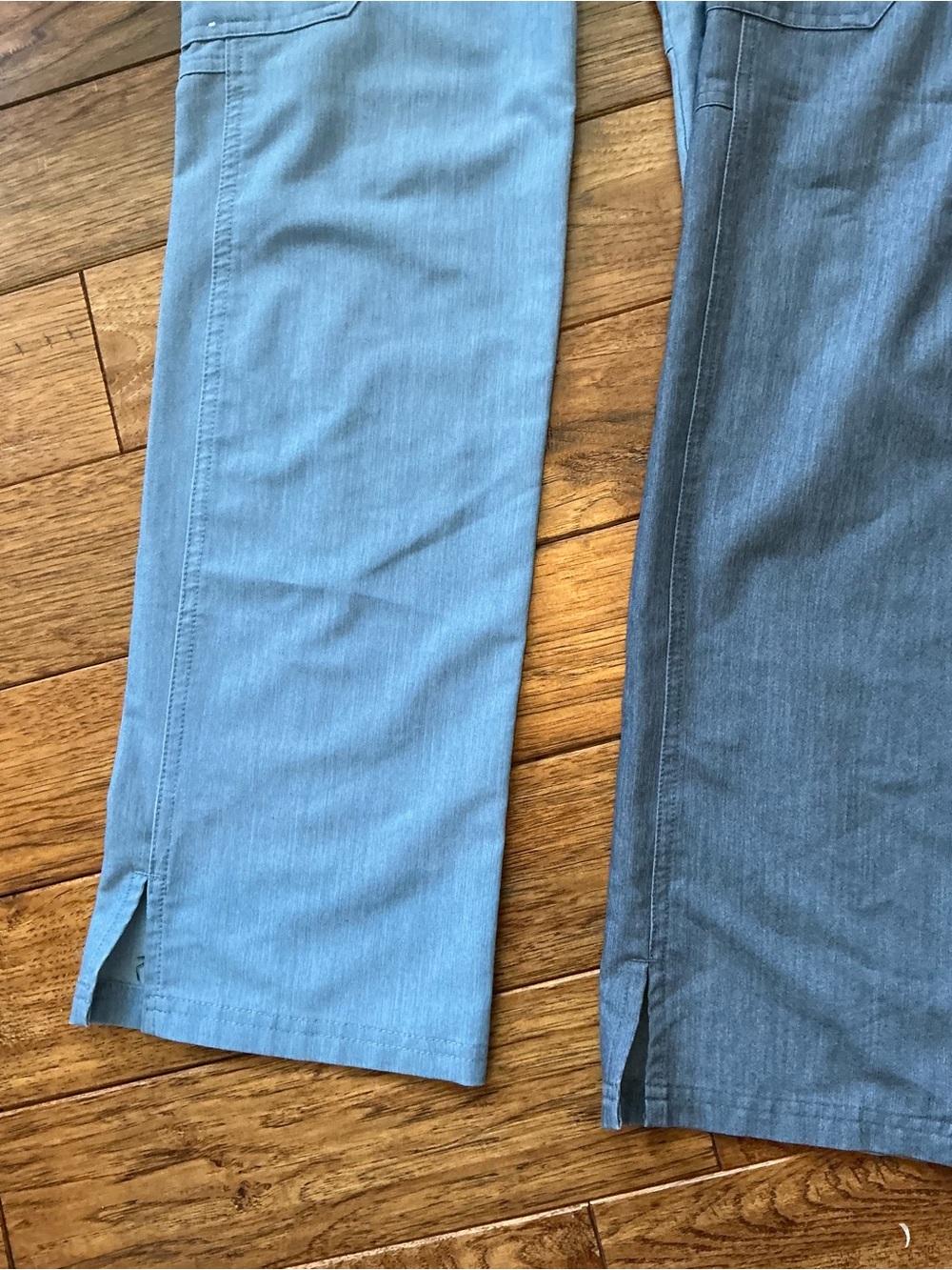 FIGS Brushed Heather Denim Look Scrub Pants, bundle of 2, XS - Picture 3 of 8